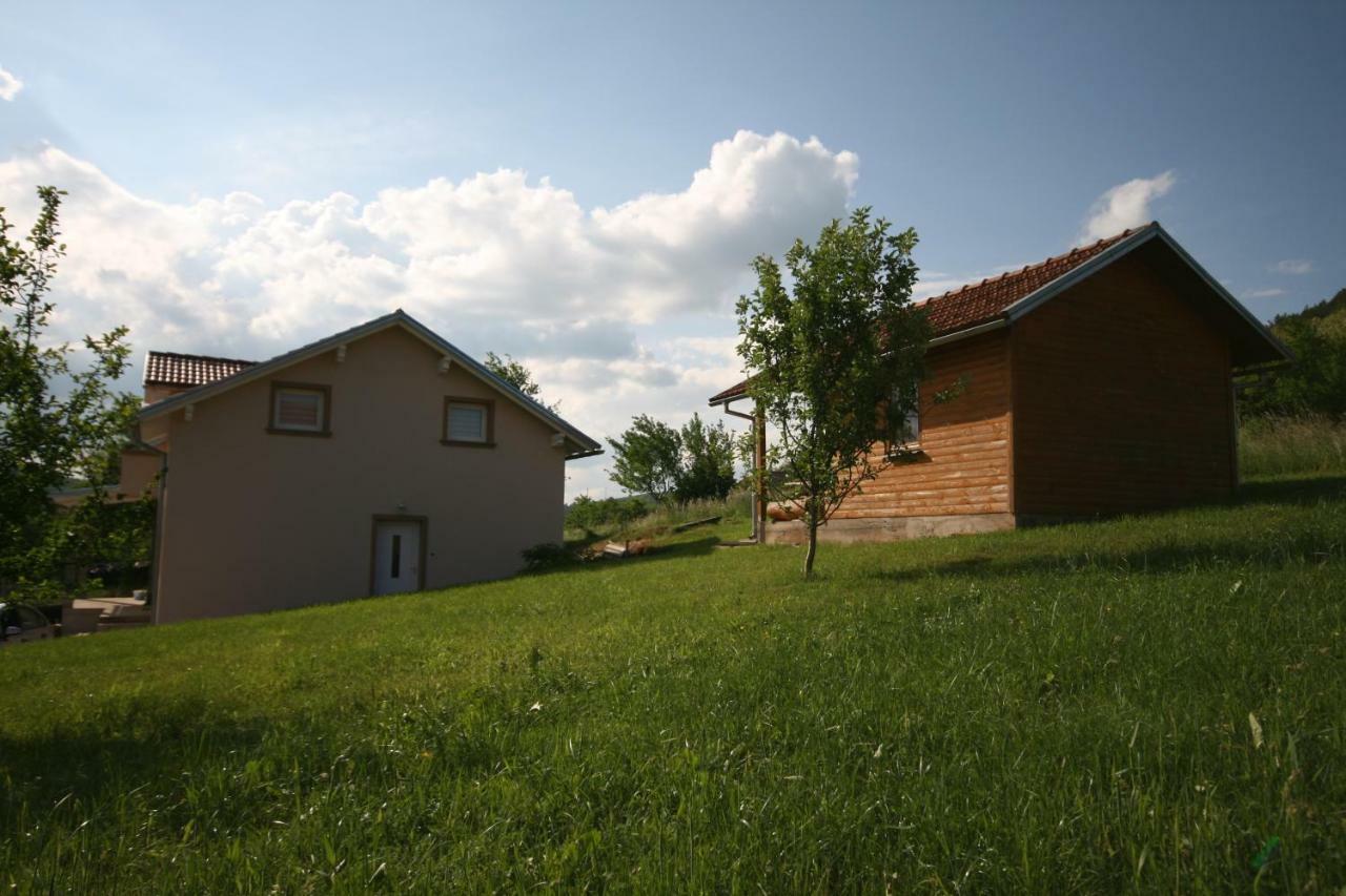 Holiday House Leona Оточац Экстерьер фото