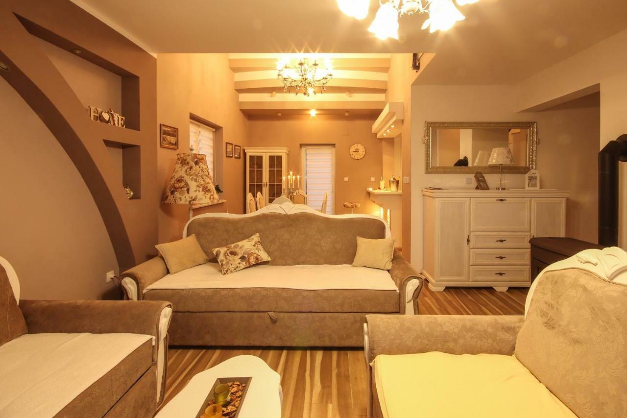 Holiday House Leona Оточац Экстерьер фото